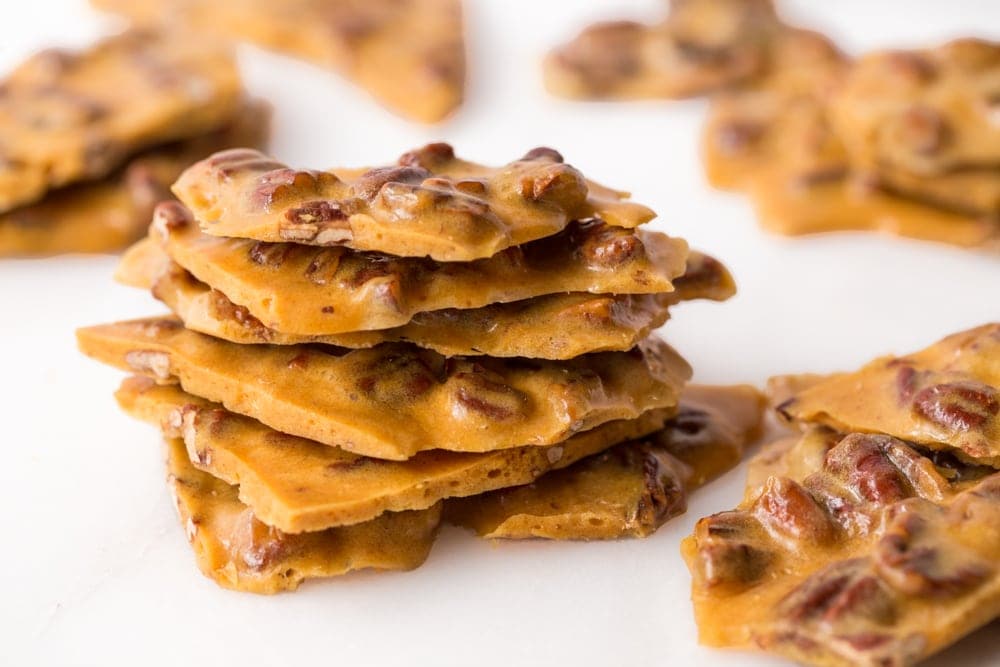 This 15-Minute Microwave Pecan Brittle is crazy good, super easy and (don't say you weren't warned) also ridiculously addictive! www.thecafesucrefarine.com