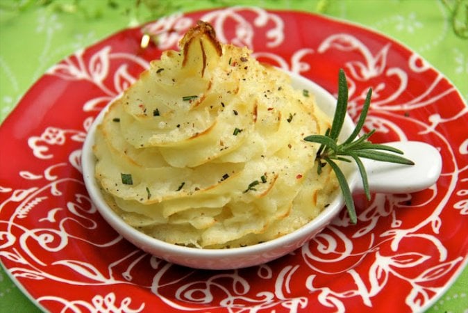 Roasted Garlic Parsnip Mashed Potatoes are full of wonderful, seasonal flavor. The special presentation technique takes these over the top!