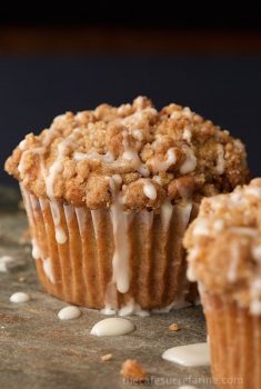 Brown Sugar Banana-Clementine Muffins - with chunks of sweet banana and lots of fresh clementine zest, these delicious, crumb topped muffins are sure to please everyone in the family!