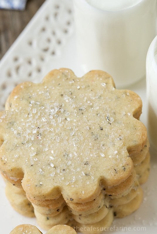 London Fog Vanilla Bean Shortbread - buttery, melt in your mouth shortbread cookies with lots of vanilla beans and a fun secret ingredient that makes them qualify for the name "London Fog"!