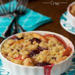Fresh Peach and Sweet Cherry Crisp - a quintessentially summer. amazingly easy and super delicious dessert!