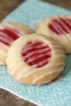Peach Raspberry Thumbprint Cookies - with only 5 ingredients, these buttery, melt in your mouth cookies are super easy and incredibly delicious!