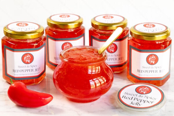 Sweet and Spicy Red Pepper Jelly (with free printable labels for gifts ...