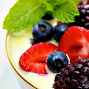 Chilled Berries with White Hot Chocolate Sauce