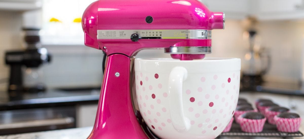 This KitchenAid Raspberry Ice Artisan Mixer with Polka Dot Bowl was created by KitchenAid to help promote awareness and help fund the fight against breast cancer through the Susan Komen Foundation thecafesucrefarine.com