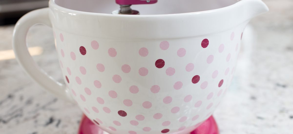 This KitchenAid Raspberry Ice Artisan Mixer with Polka Dot Bowl was created by KitchenAid to help promote awareness and help fund the fight against breast cancer through the Susan Komen Foundation thecafesucrefarine.com