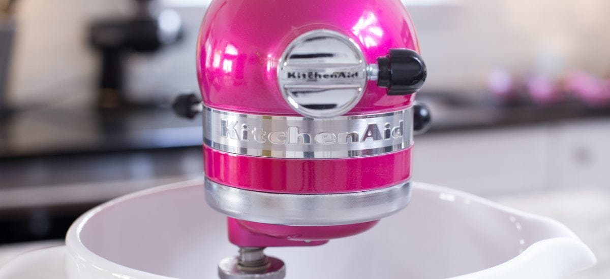 This KitchenAid Raspberry Ice Artisan Mixer with Polka Dot Bowl was created by KitchenAid to help promote awareness and help fund the fight against breast cancer through the Susan Komen Foundation thecafesucrefarine.com