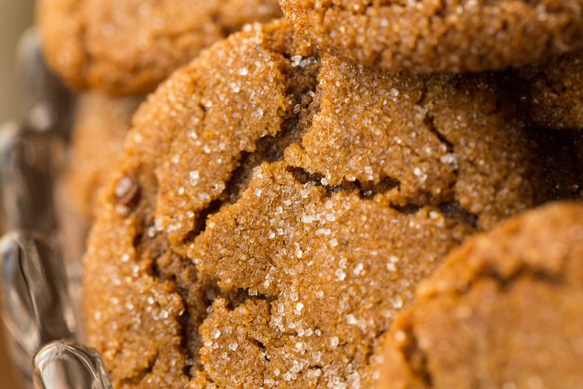  Easy Crack-Topped Ginger Cookies