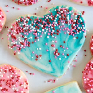 Overhead picture of easy decorated Valentine's cookies