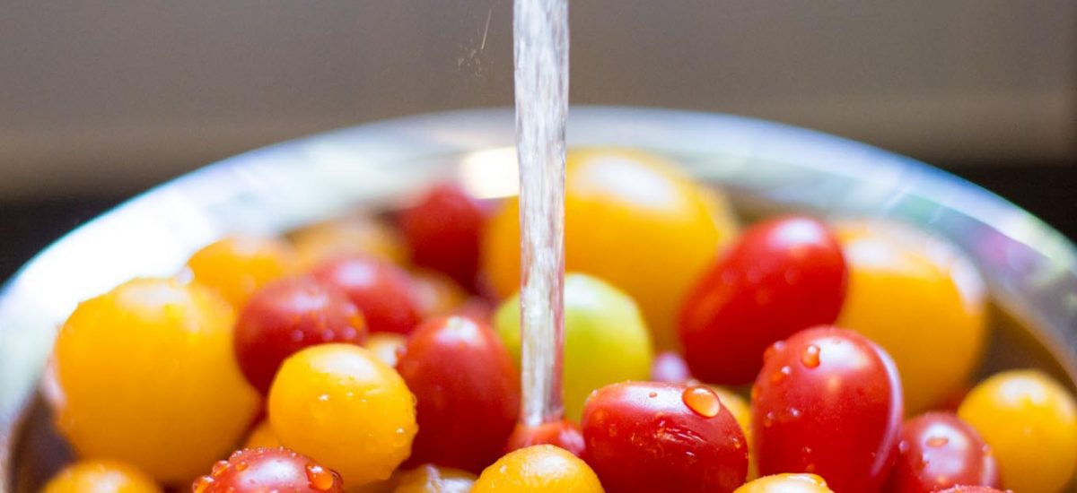 Garlic Herb Roasted Tomatoes - these incredibly flavorful roasted tomatoes are wonderful in salads, pasta dishes, on pizzas, sandwiches and a myriad of other uses! thecafesucrefarine.com