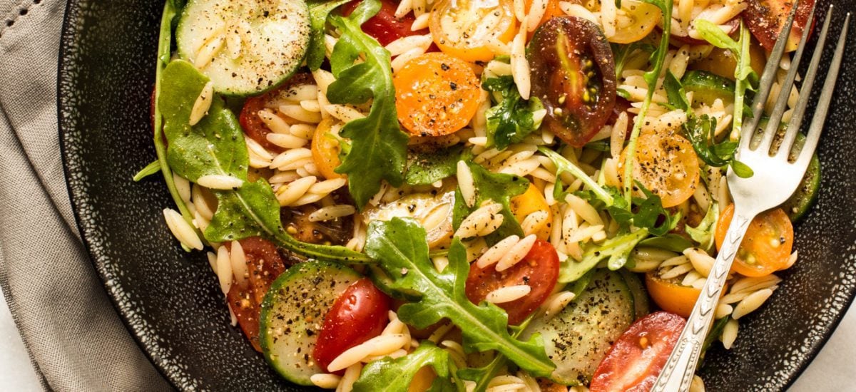 Greek Pasta Salad - If you've got a busy lifestyle but enjoy healthy, great quality, home cooked meals, try out Terra's Kitchen home food delivery service! thecafesucrefarine.com