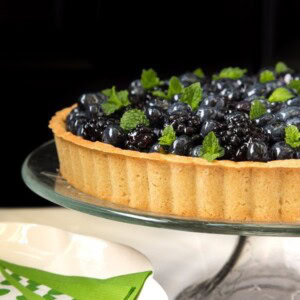 Lemon Cheesecake with Glazed Berries