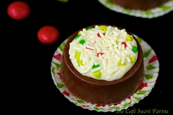 Chocolate Covered Oreos - such a fun and easy idea for entertaining and gift-giving! 