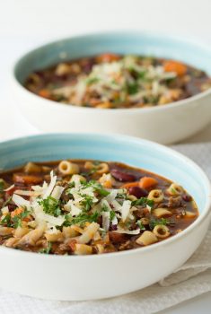 Slow Cooker Pasta e Fagioli - a super delicious, classic Italian soup. Takes about 45 minutes to prep, the slow cooker does the magic! Walk in the door, after a long day and the most amazing fragrance will greet you! Dinner will soon be served! www.thecafesucrefarine.com
