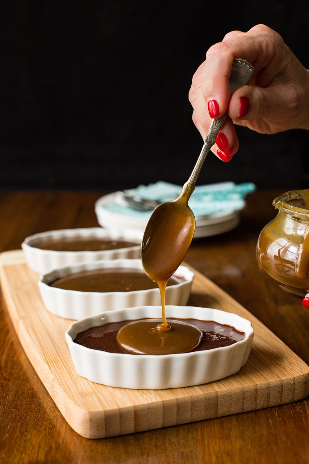 Toffee Bar Pot de Crème - silky smooth and deliciously decadent, this chocolate lover's dessert takes less than 10 minutes to throw together! thecafesucrefarine.com